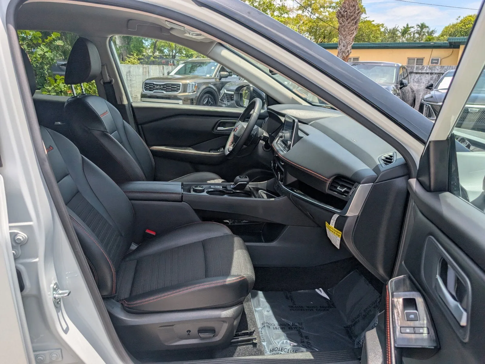 2025 Nissan Rogue Rock Creek® photo 17