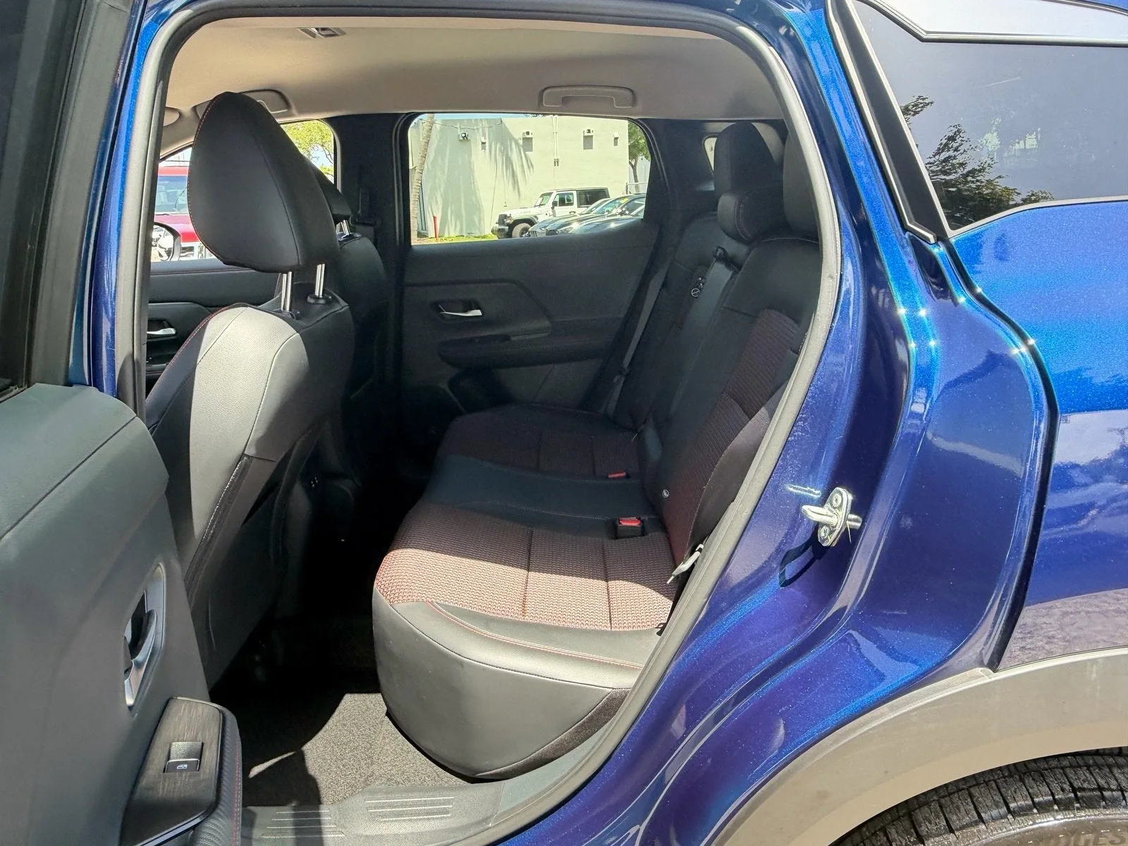 2025 Nissan Kicks SR photo 11