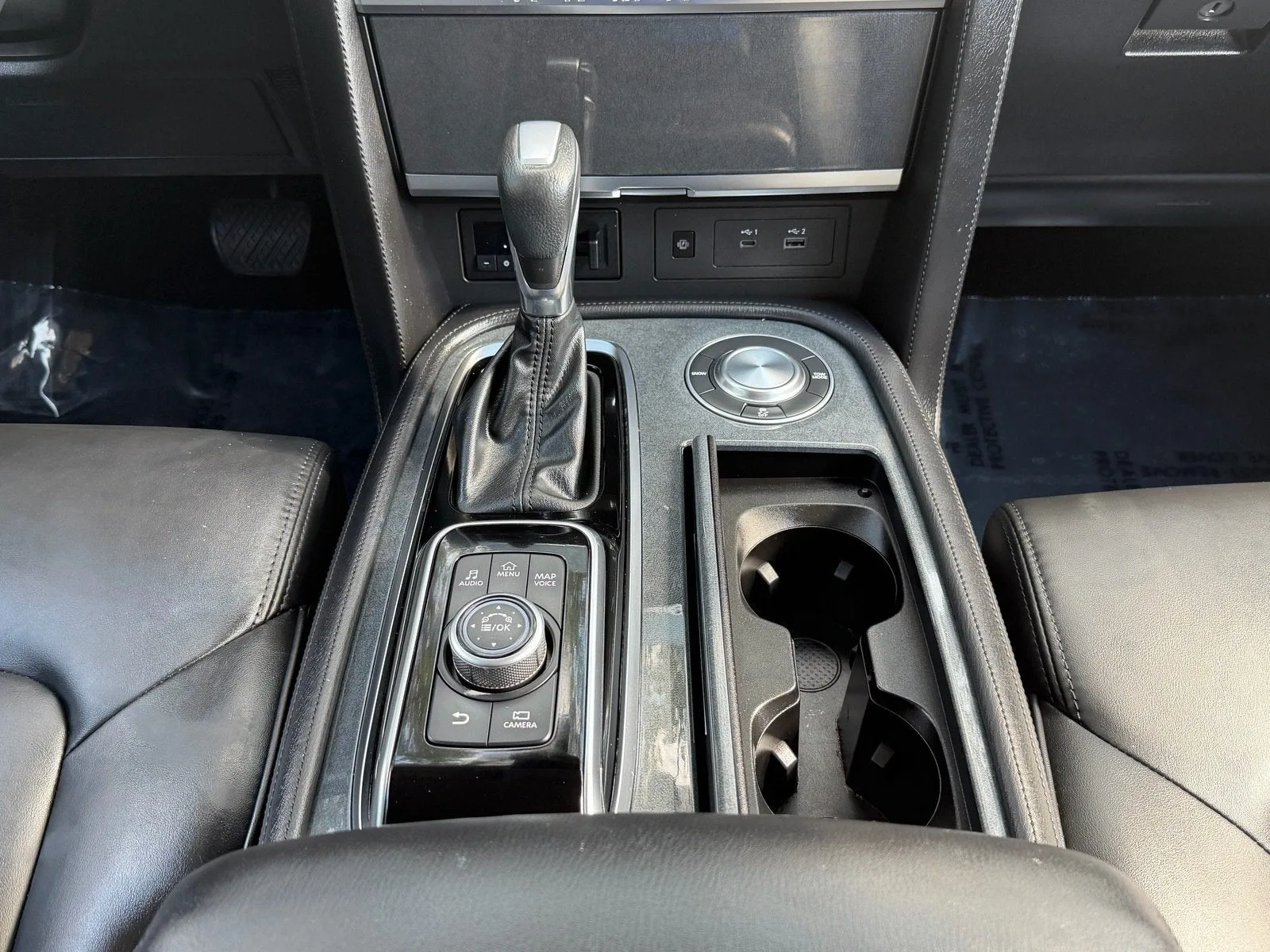 2023 Nissan Armada SV photo 18
