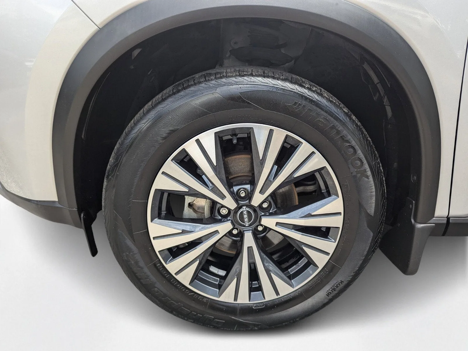 2023 Nissan Rogue SV photo 9