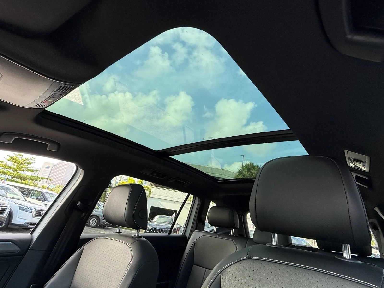 2022 Volkswagen Tiguan SE R-Line Black photo 20