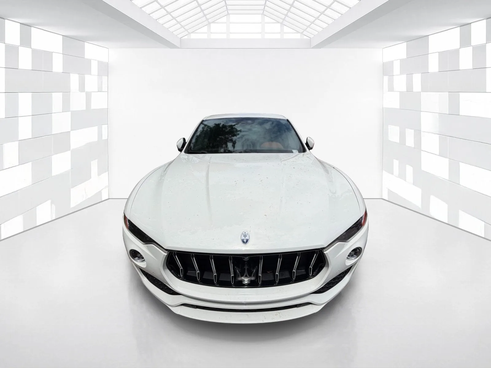 2023 Maserati Levante GT photo 2