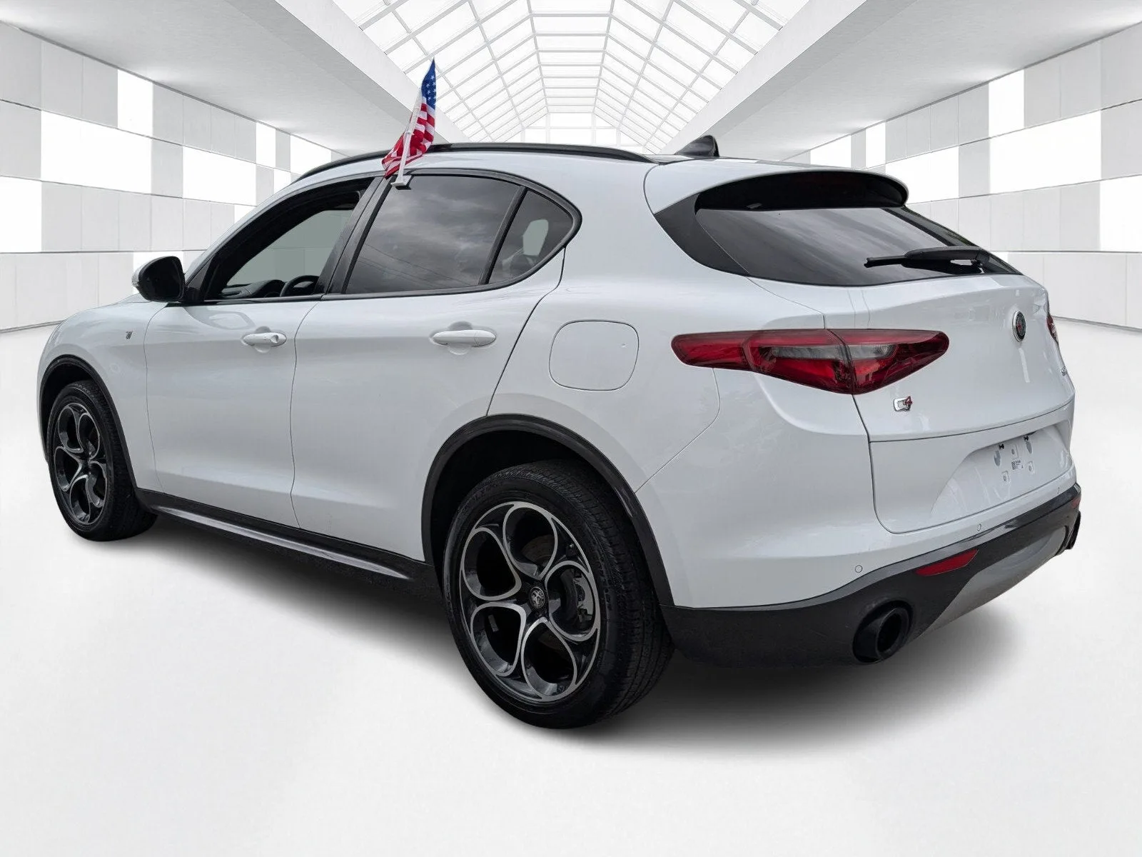 2023 Alfa Romeo Stelvio Ti photo 5