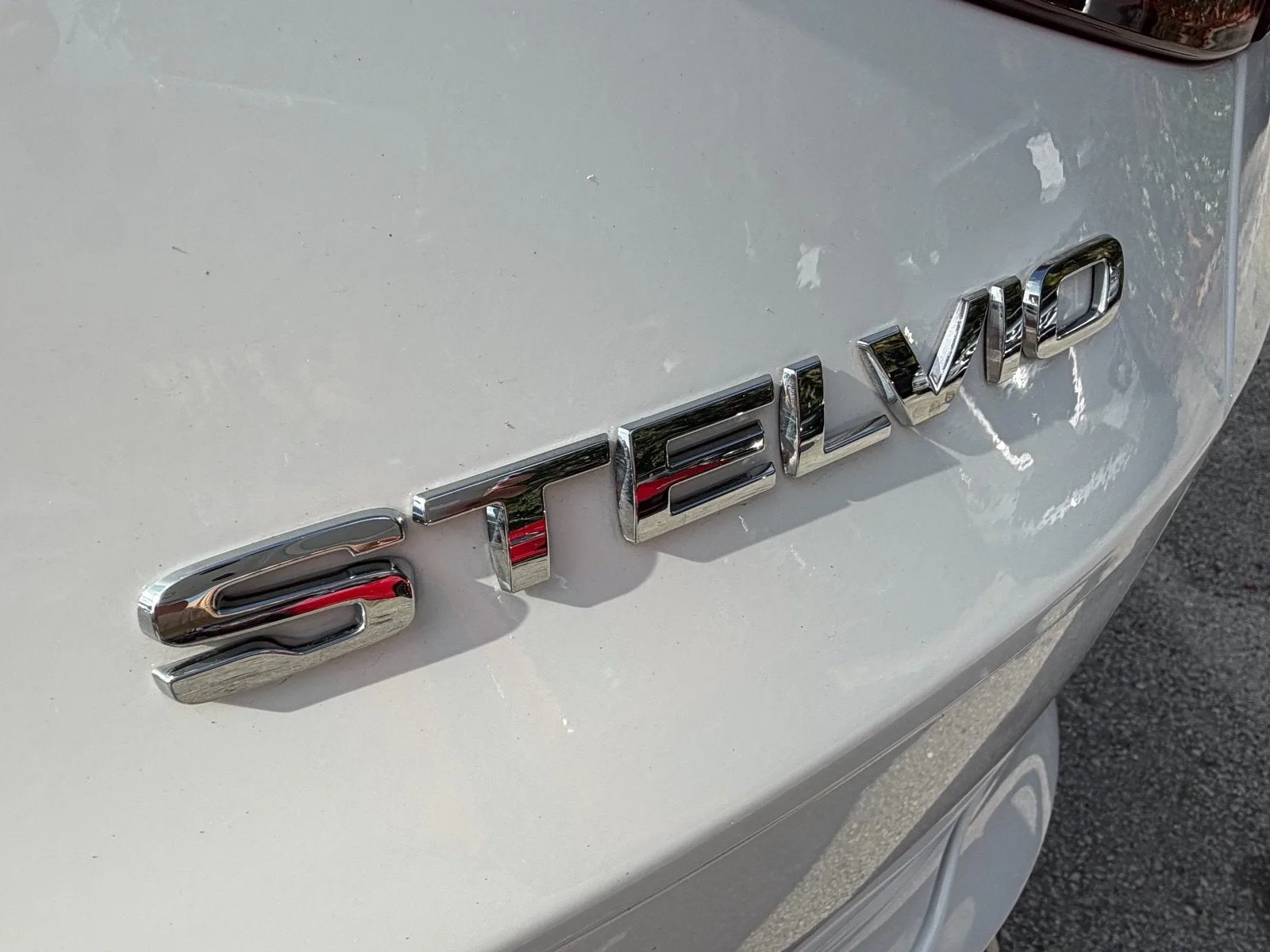 2022 Alfa Romeo Stelvio Ti photo 9