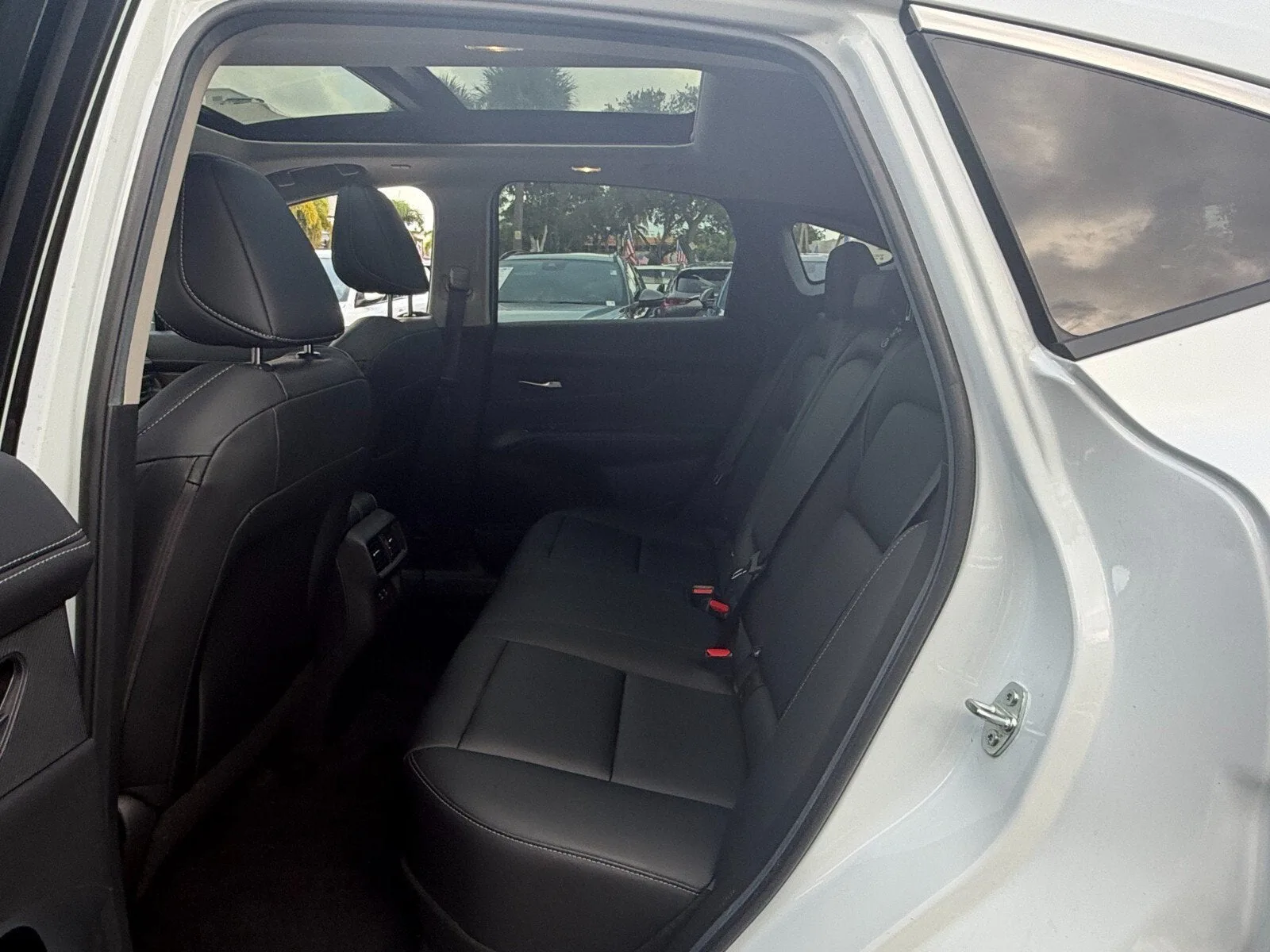 2025 Nissan Murano SL photo 11