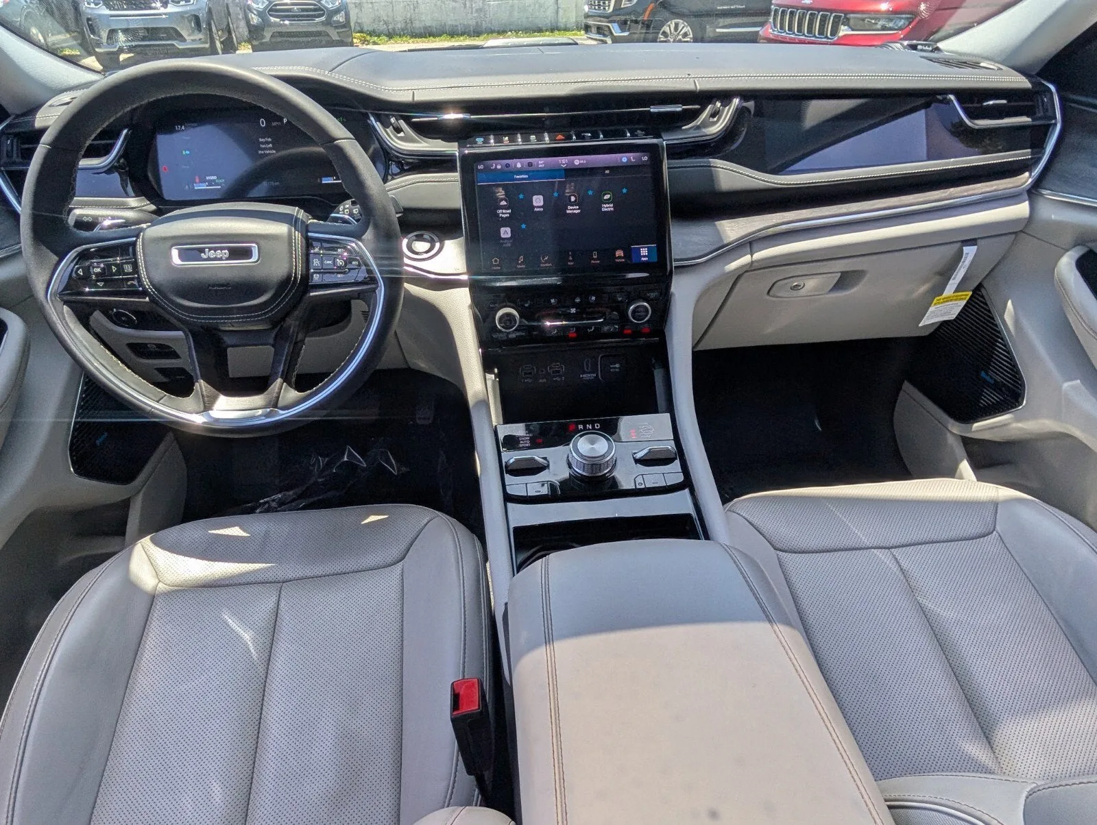 2022 Jeep Grand Cherokee 4xe Overland photo 13