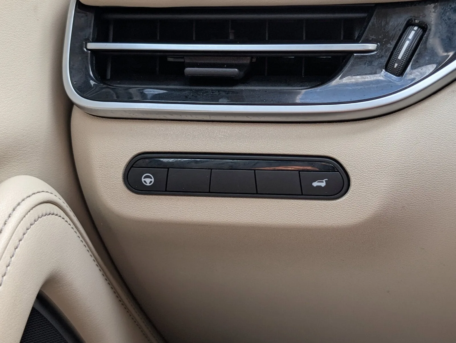 2023 INFINITI QX60 LUXE photo 31