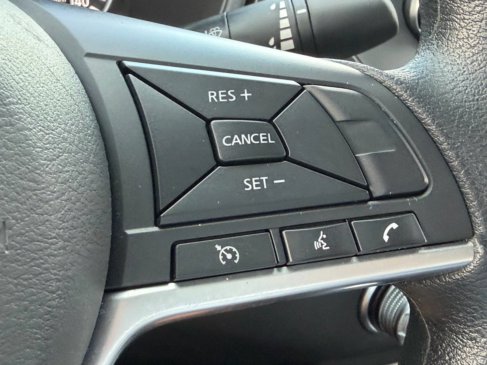 2025 Nissan Altima SV photo 25