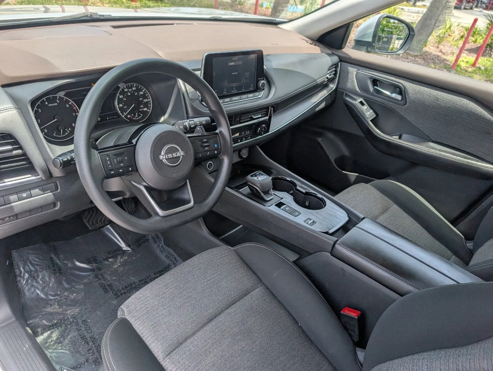 2022 Nissan Rogue SV photo 9