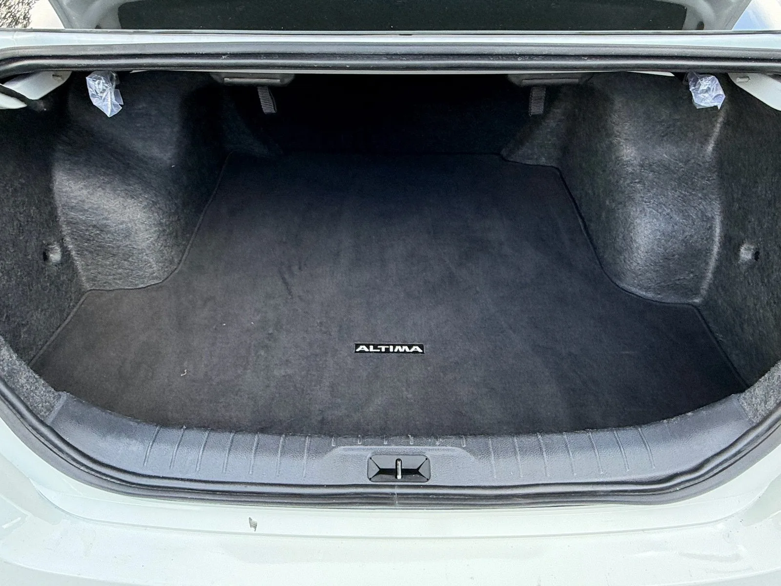2025 Nissan Altima SV photo 14