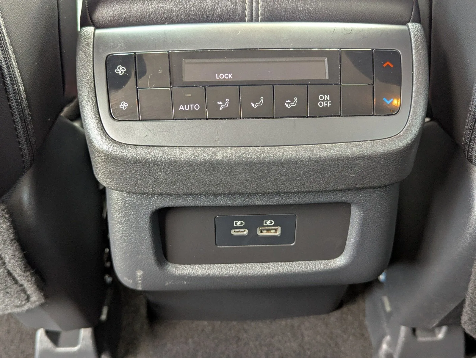 2025 Nissan Pathfinder SL photo 13
