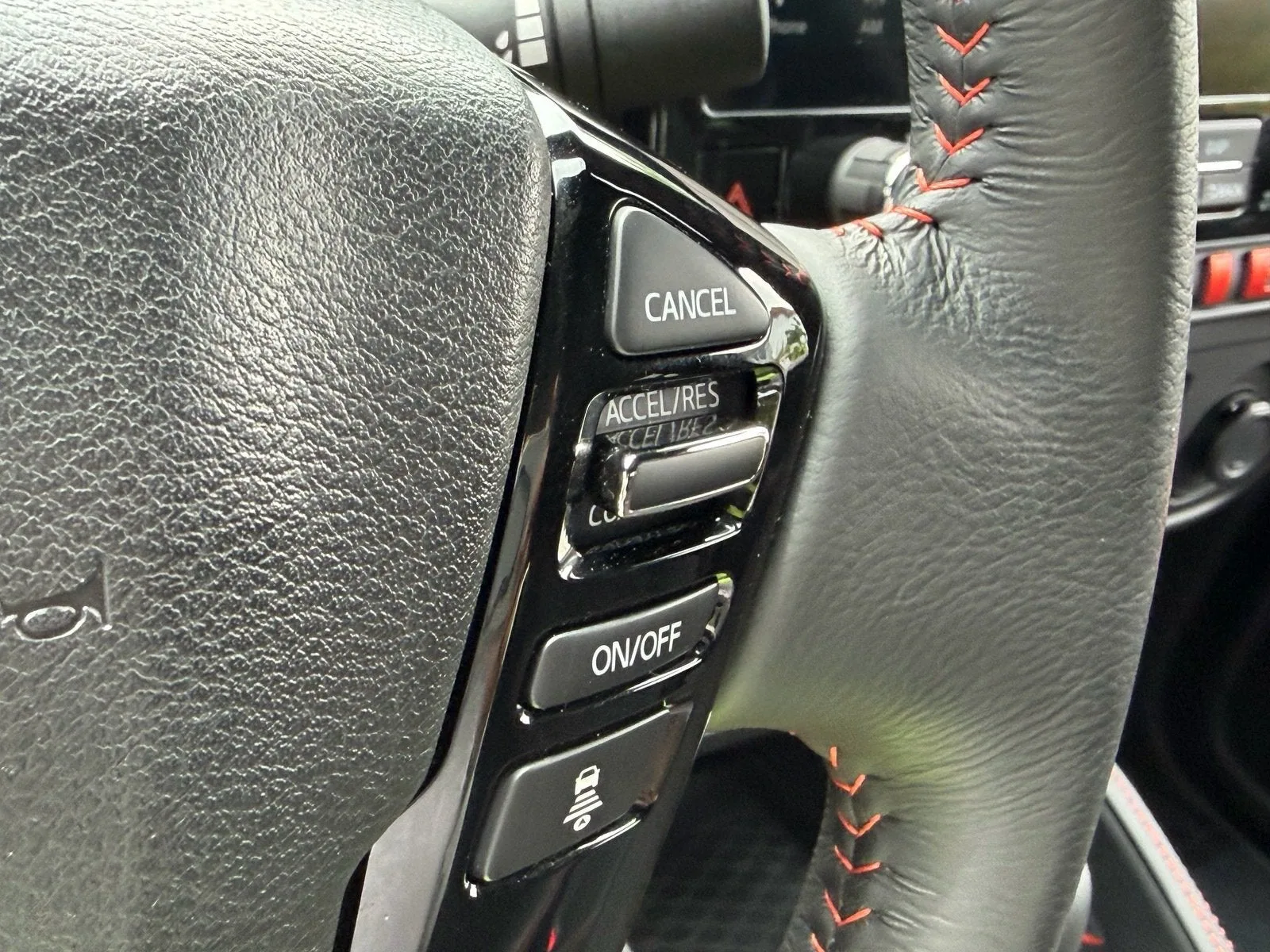 2025 Nissan Frontier Crew Cab PRO-X® photo 29