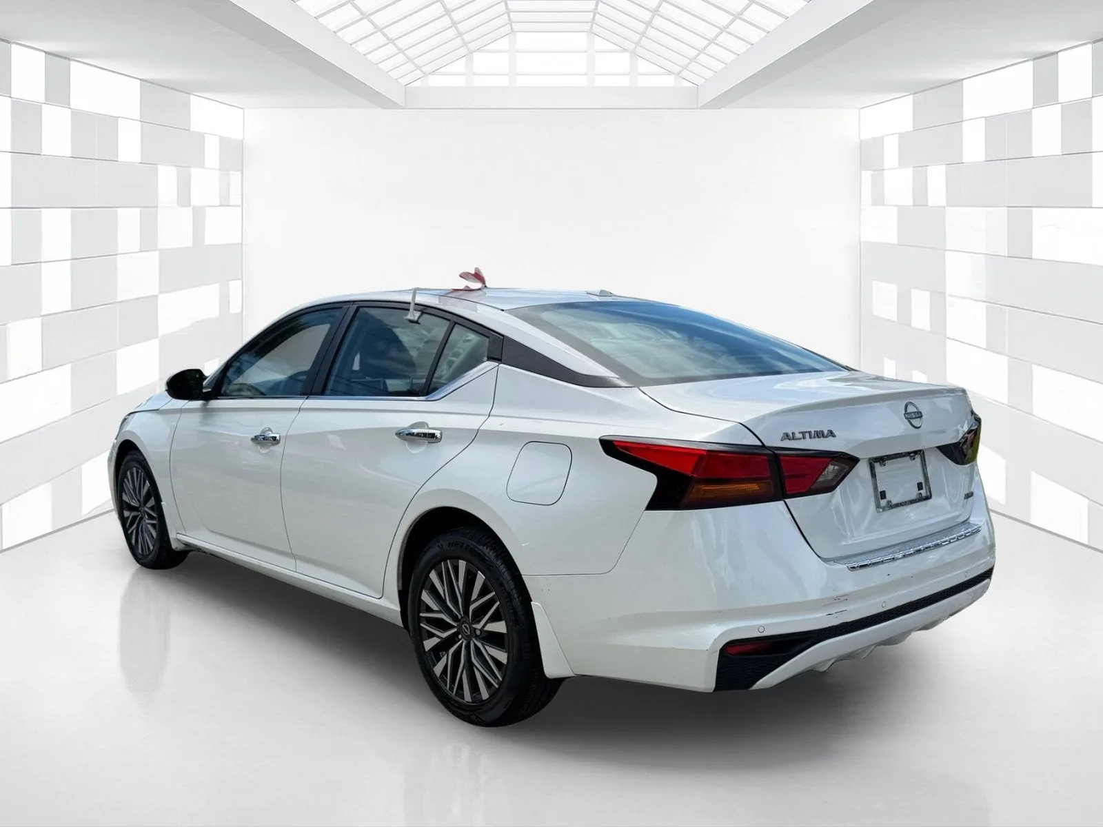 2023 Nissan Altima SV photo 5