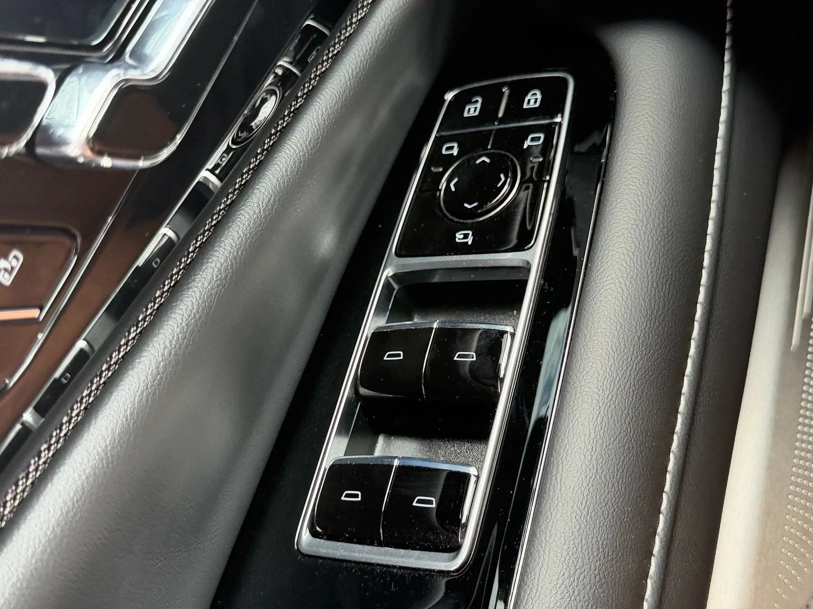 2026 Cadillac OPTIQ Sport photo 32