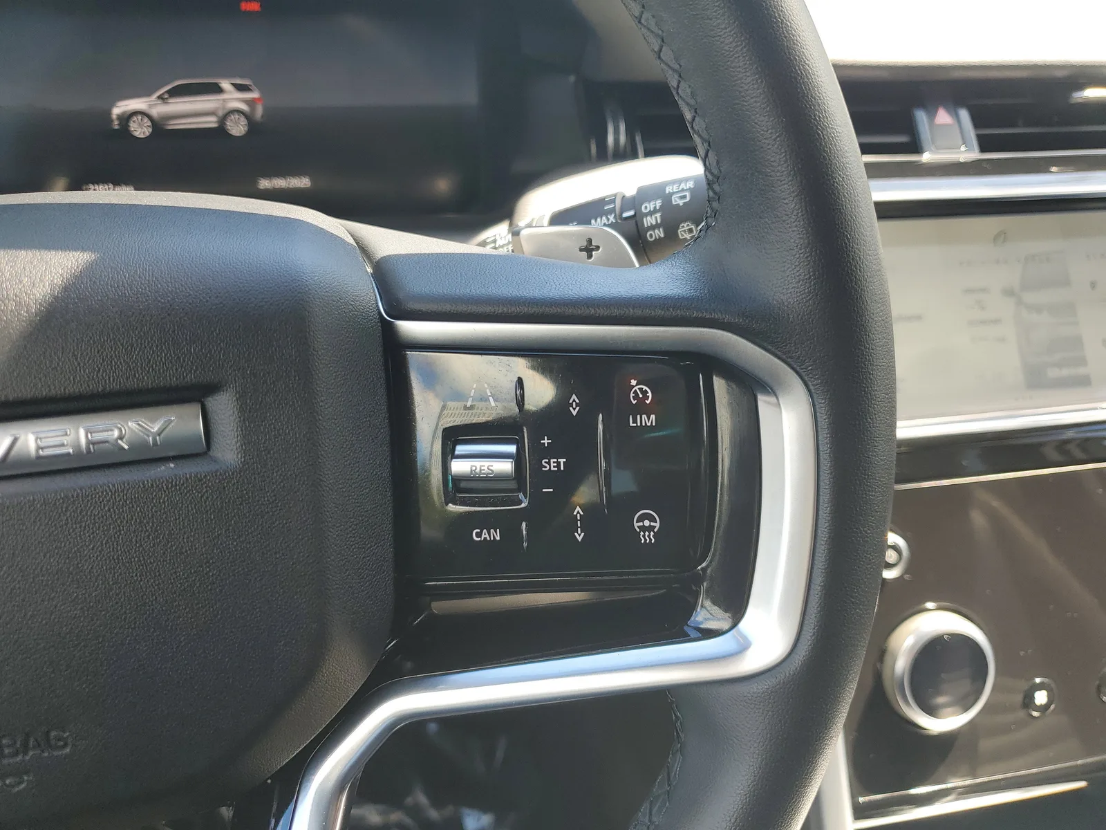 2023 Land Rover Discovery Sport SE R-Dynamic photo 19