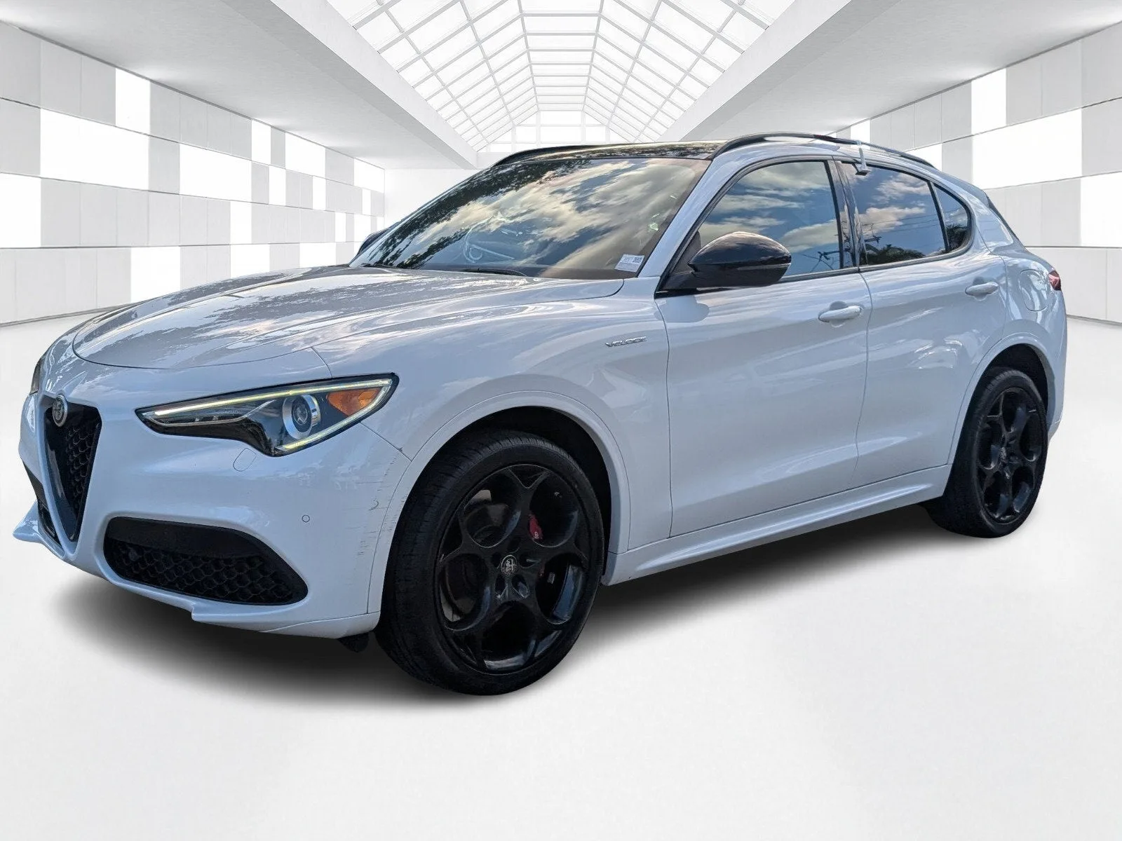 2023 Alfa Romeo Stelvio Veloce photo 3