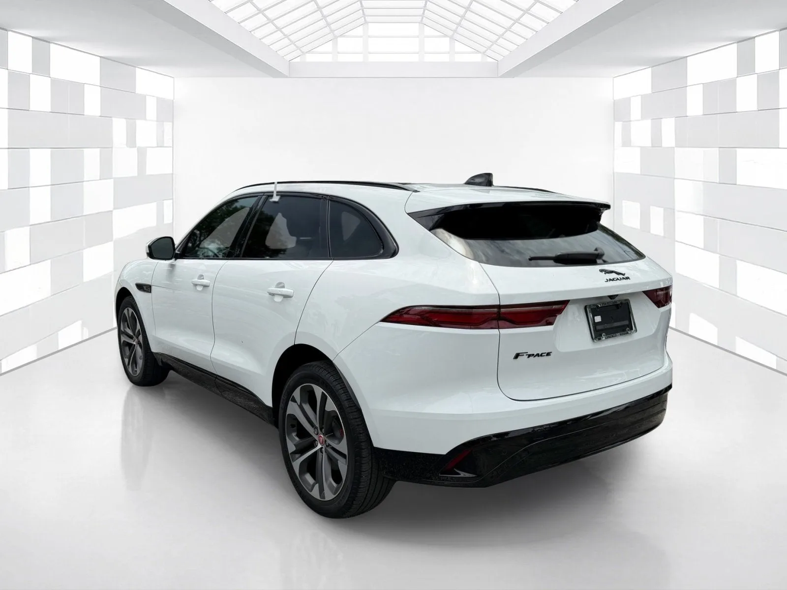 2022 Jaguar F-PACE S photo 5
