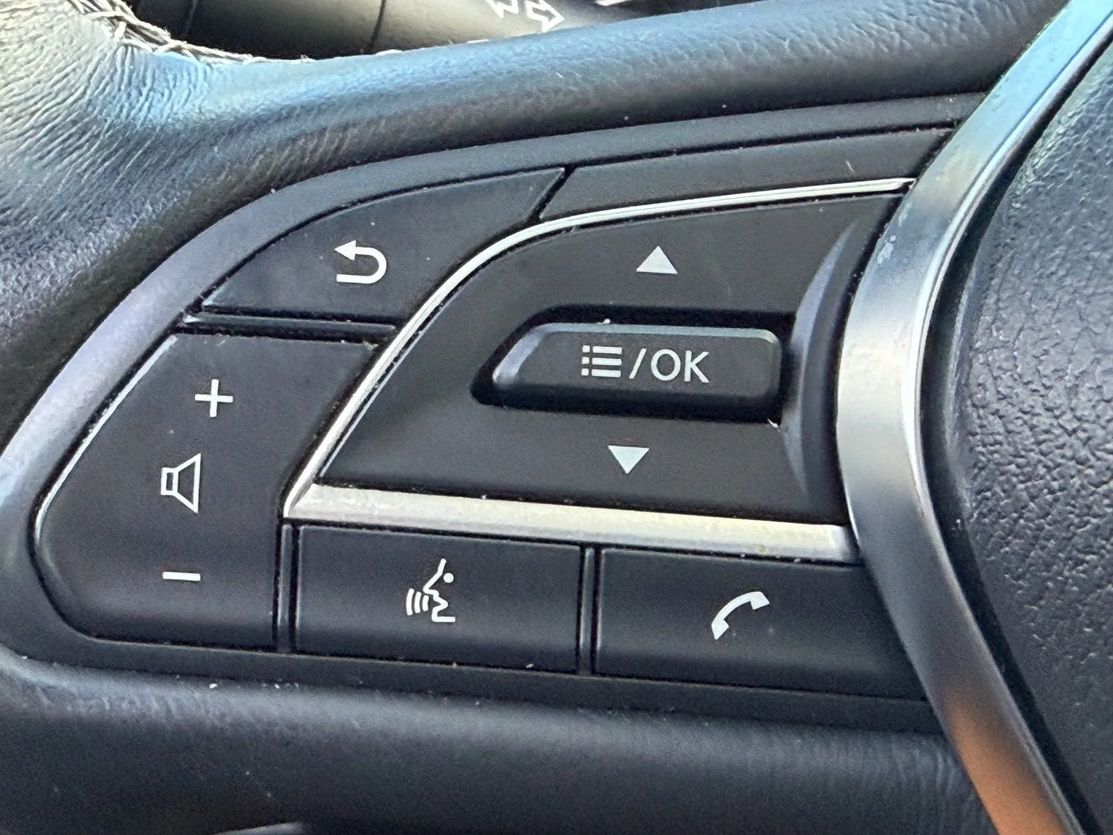 2024 INFINITI Q50 LUXE photo 32