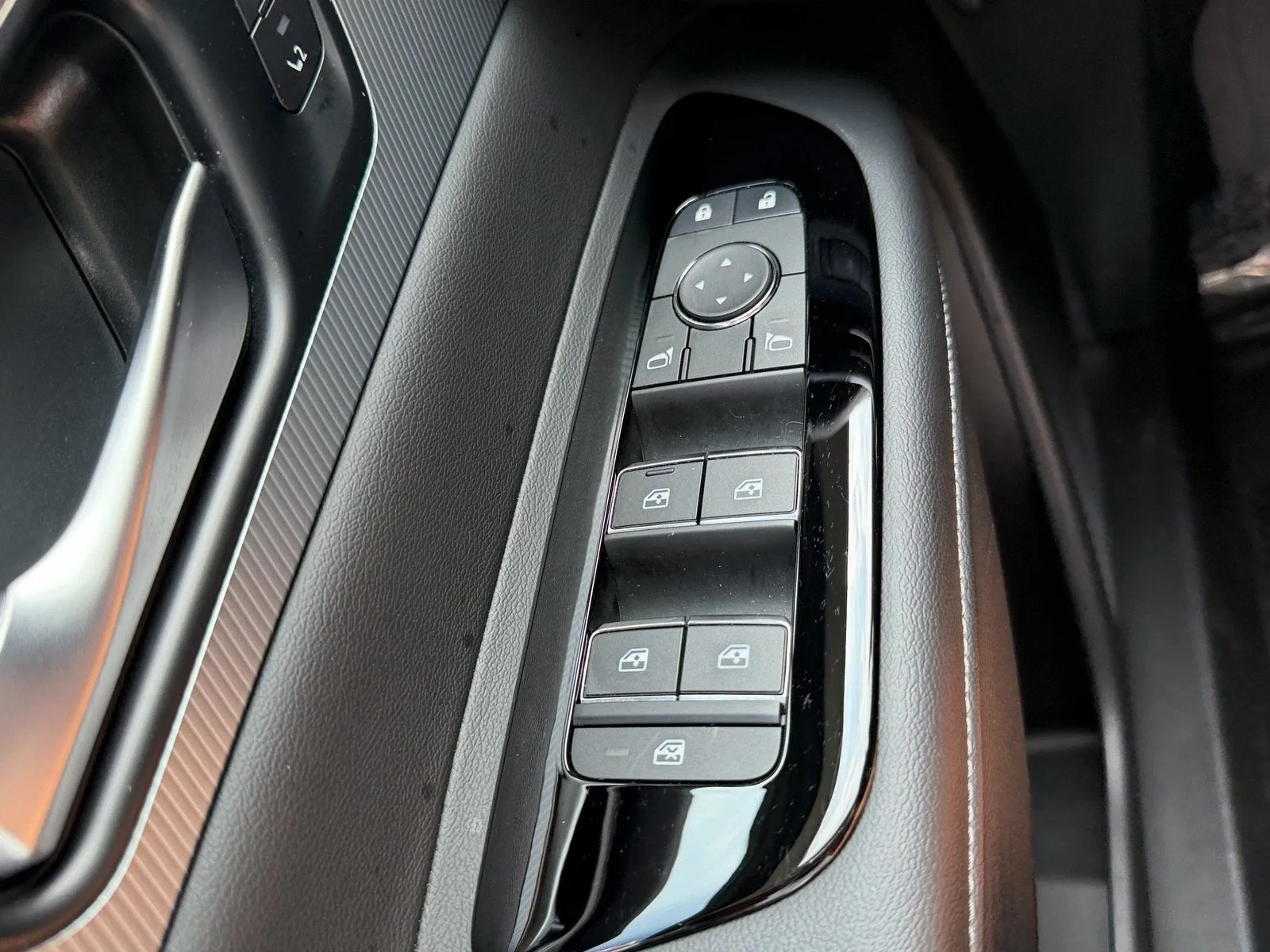 2025 Nissan Murano SL photo 35