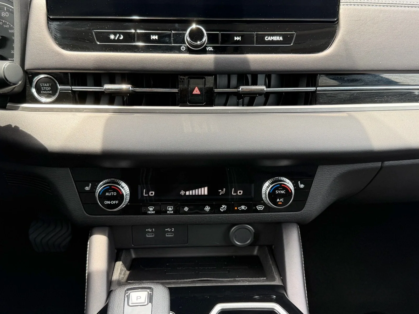 2025 Mitsubishi Outlander ES photo 17