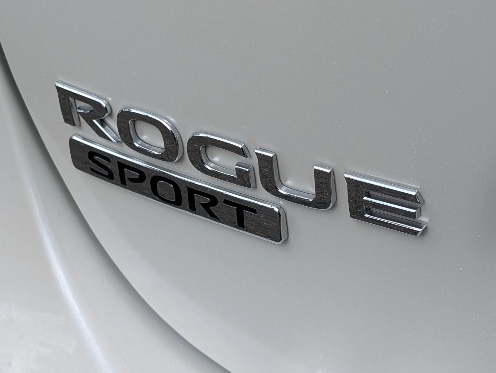 2022 Nissan Rogue Sport SL photo 16