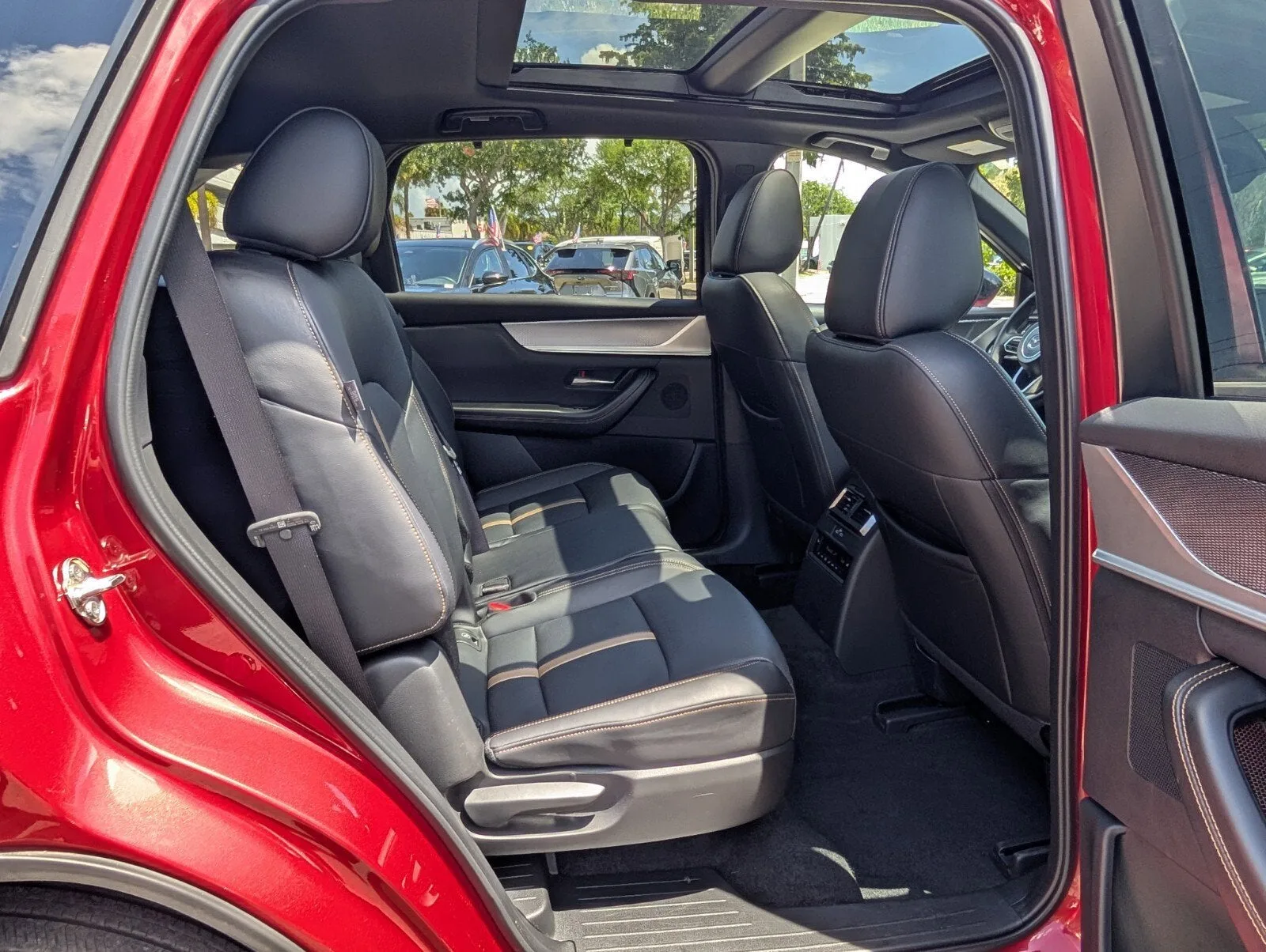 2025 Mazda CX-70 PHEV Premium Plus Package photo 17
