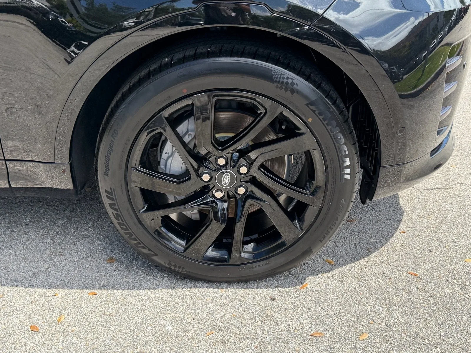 2024 Land Rover Discovery Dynamic SE photo 18