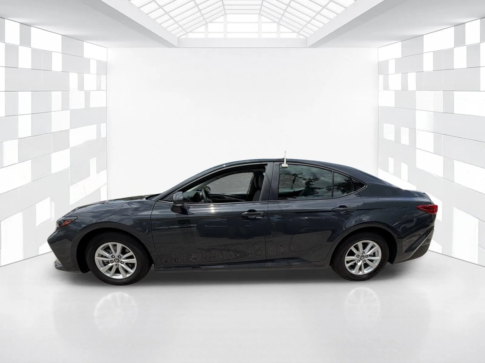 2026 Toyota Camry LE photo 4