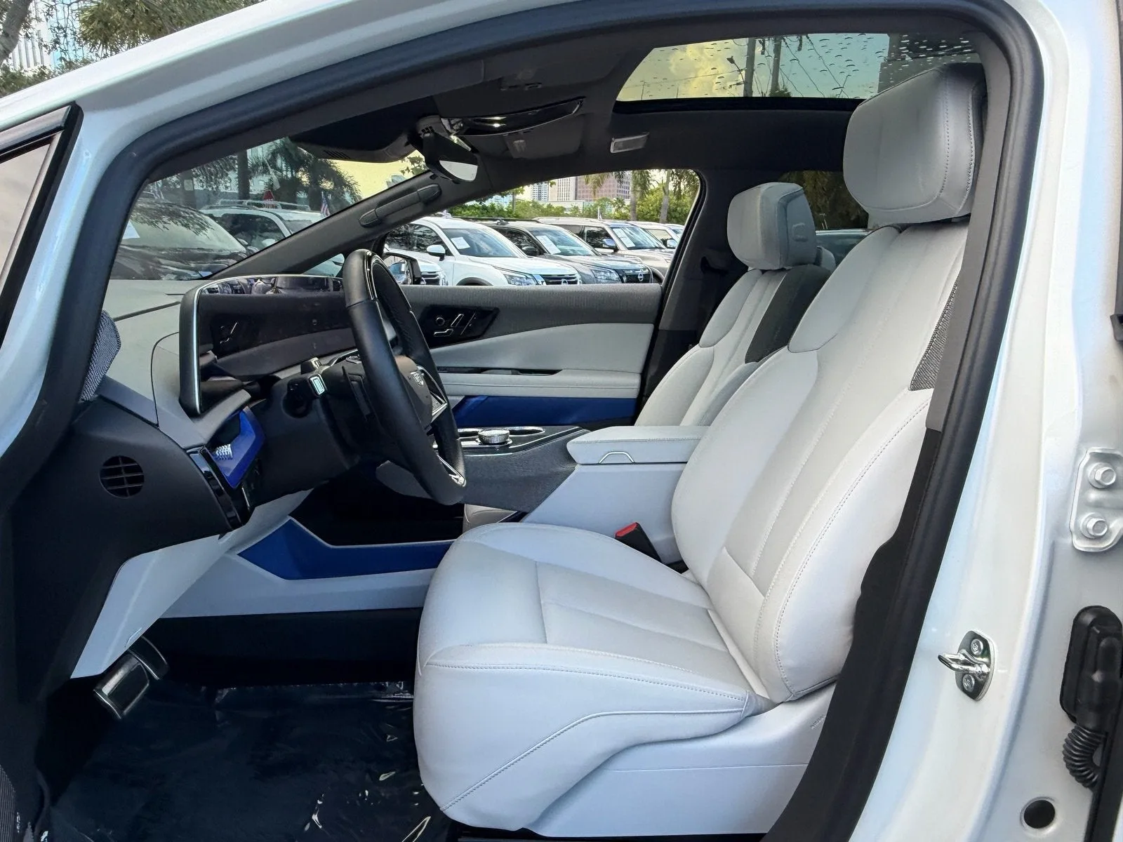 2025 Cadillac OPTIQ Sport photo 9