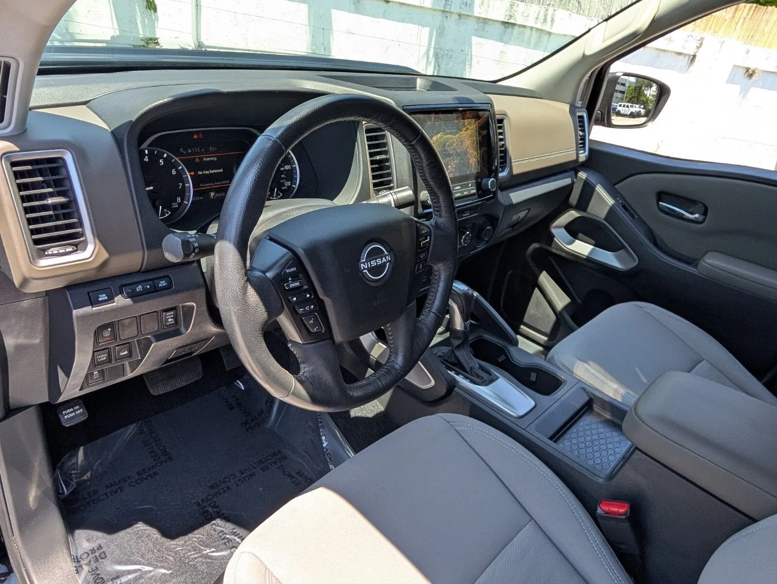 2022 Nissan Frontier Crew Cab SV photo 10