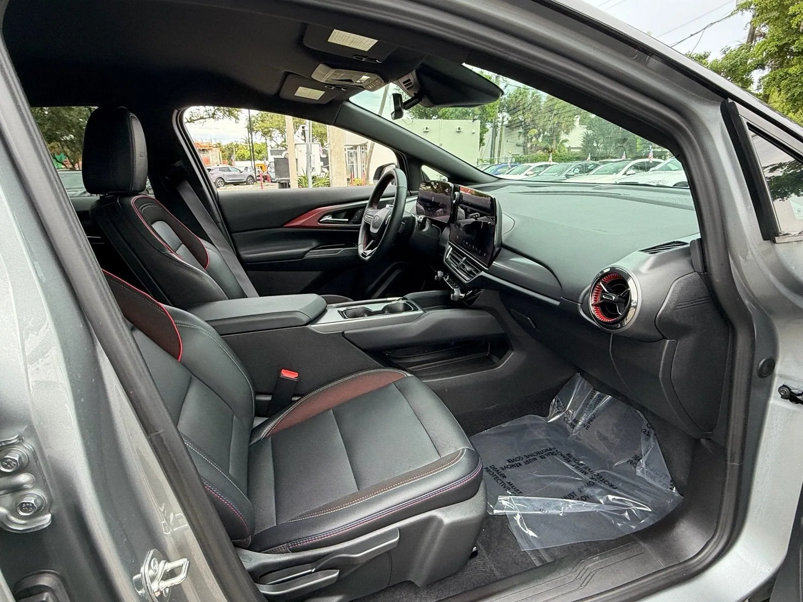 2024 Chevrolet Equinox EV RS photo 17