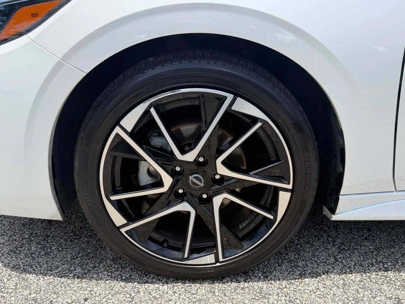 2024 Nissan Sentra SR photo 11