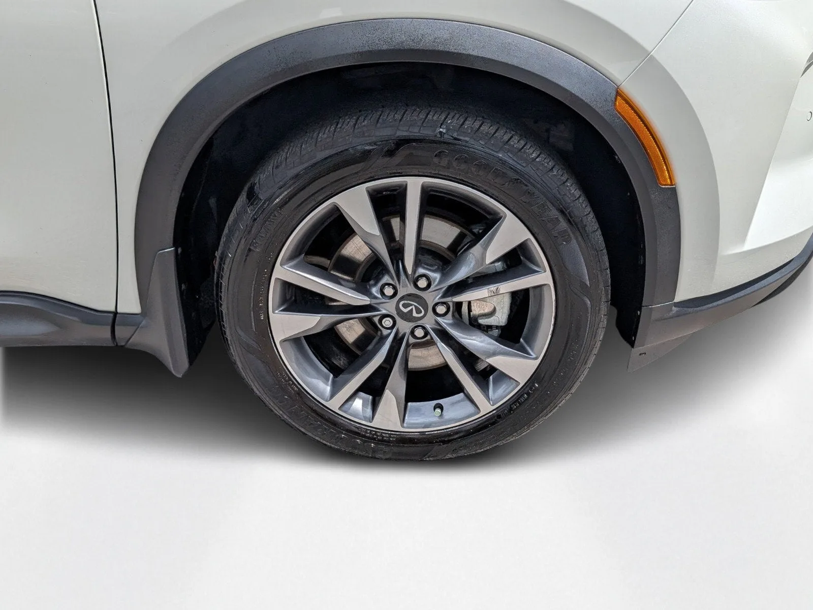 2023 INFINITI QX60 LUXE photo 9