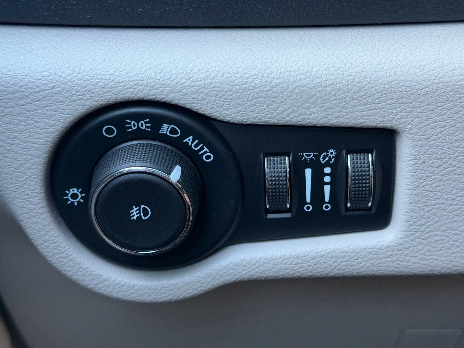 2021 Chrysler Pacifica Hybrid Touring L photo 36