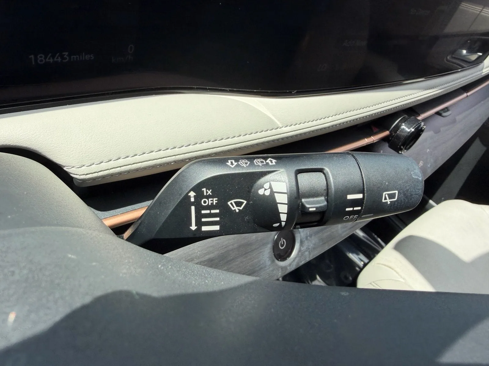 2023 Nissan ARIYA ENGAGE photo 29