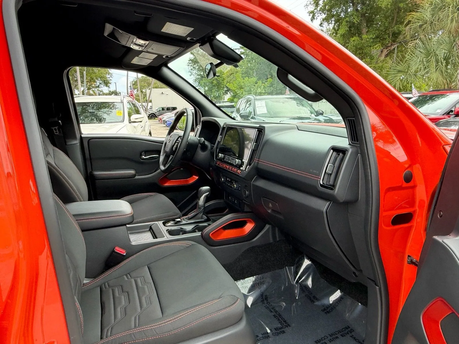 2025 Nissan Frontier Crew Cab PRO-X® photo 17
