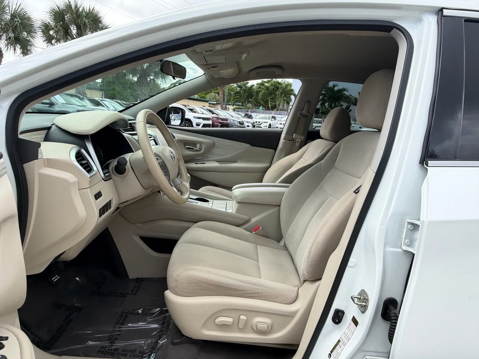 2016 Nissan Murano SV photo 9