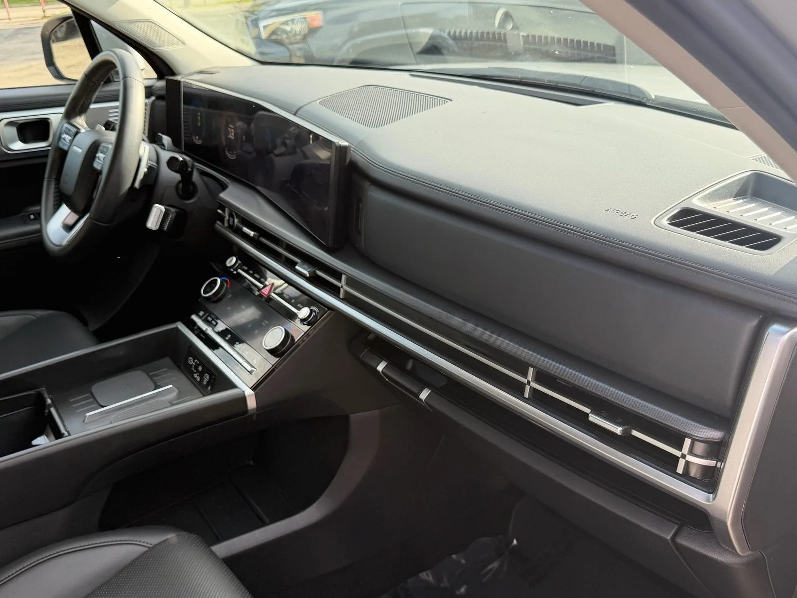 2025 Hyundai Santa Fe SEL photo 17