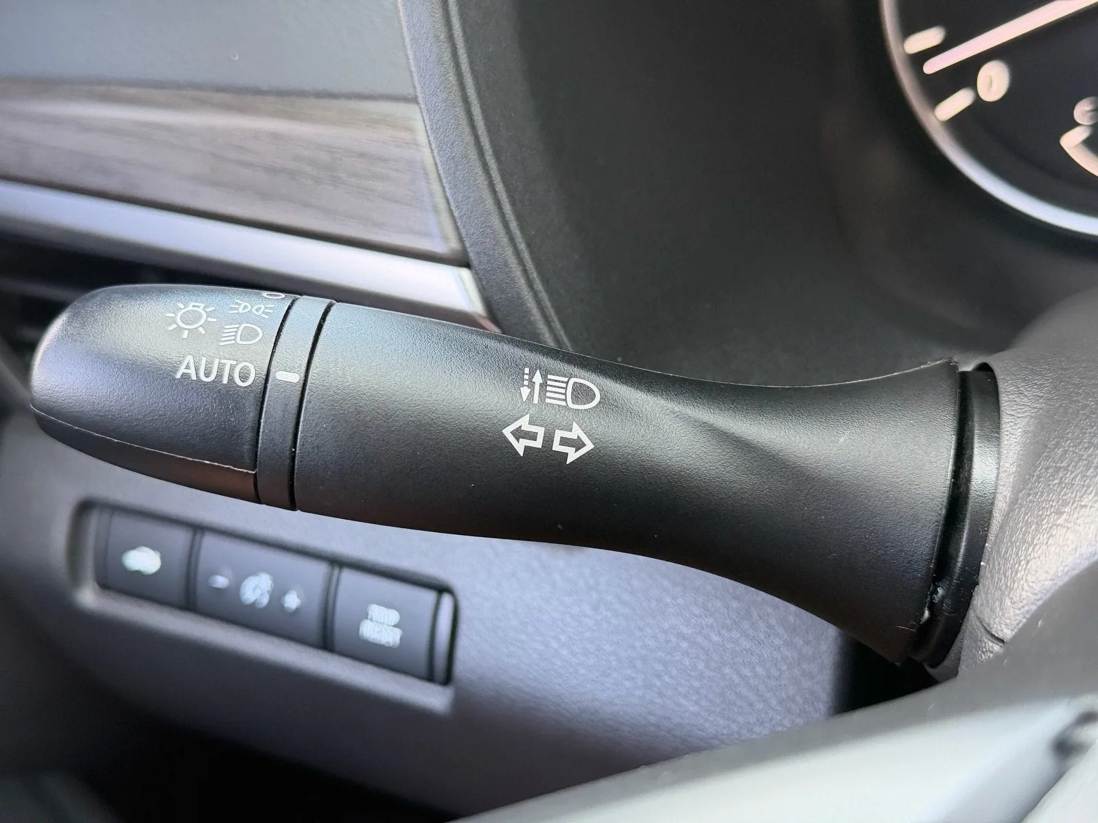 2025 Nissan Altima SV photo 28