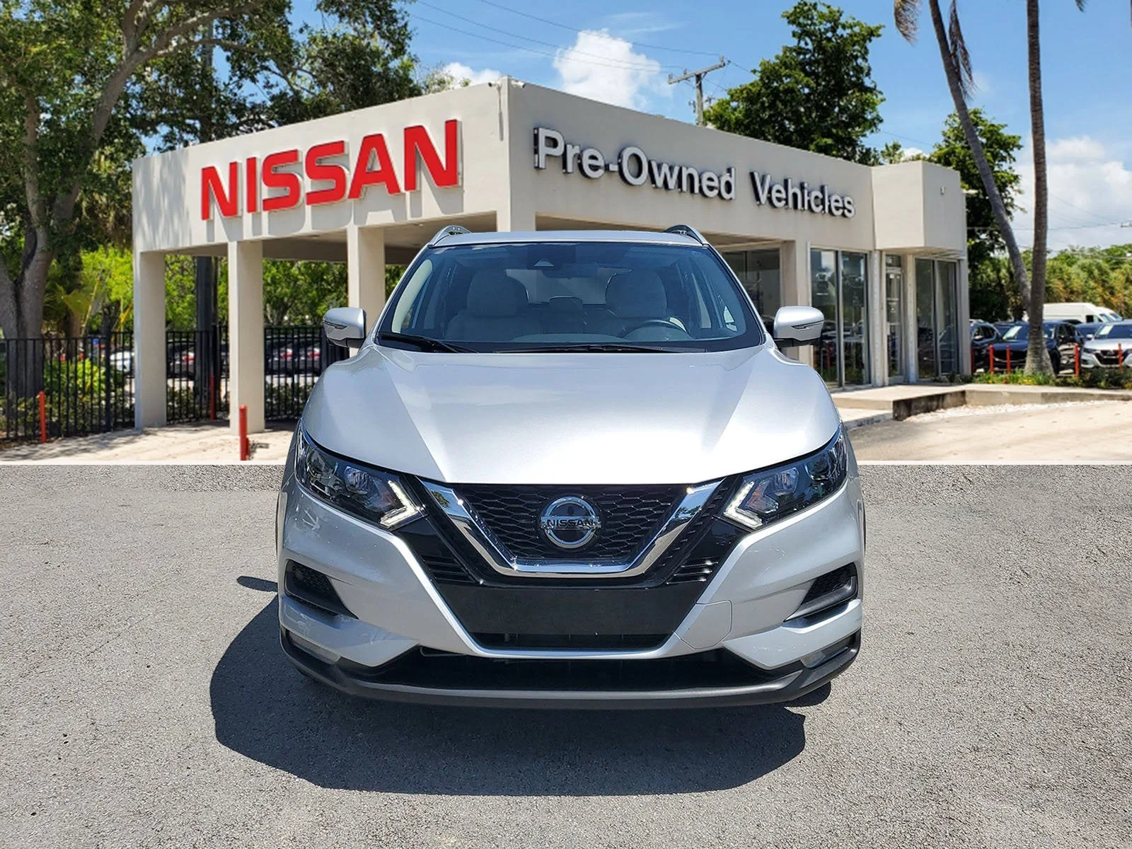 2022 Nissan Rogue Sport SV photo 2