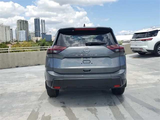 2025 Nissan Rogue S photo 5