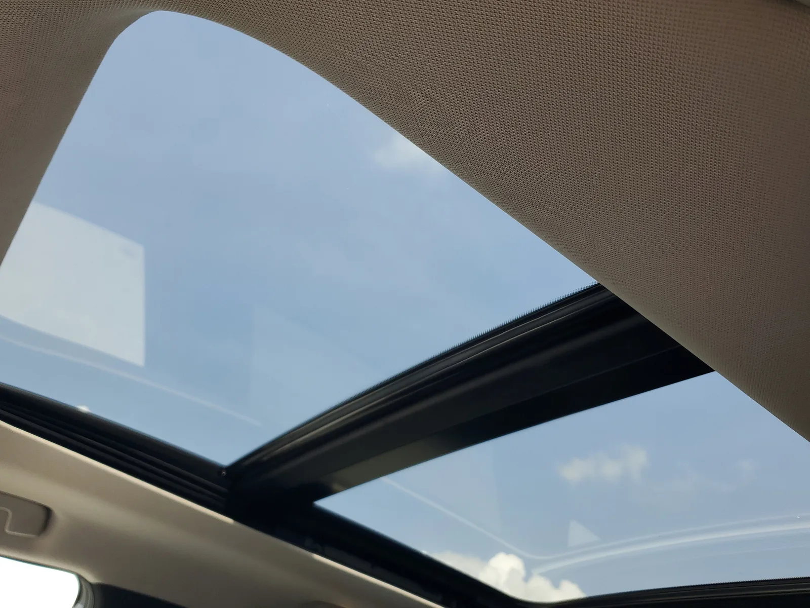 2022 INFINITI QX60 LUXE photo 9