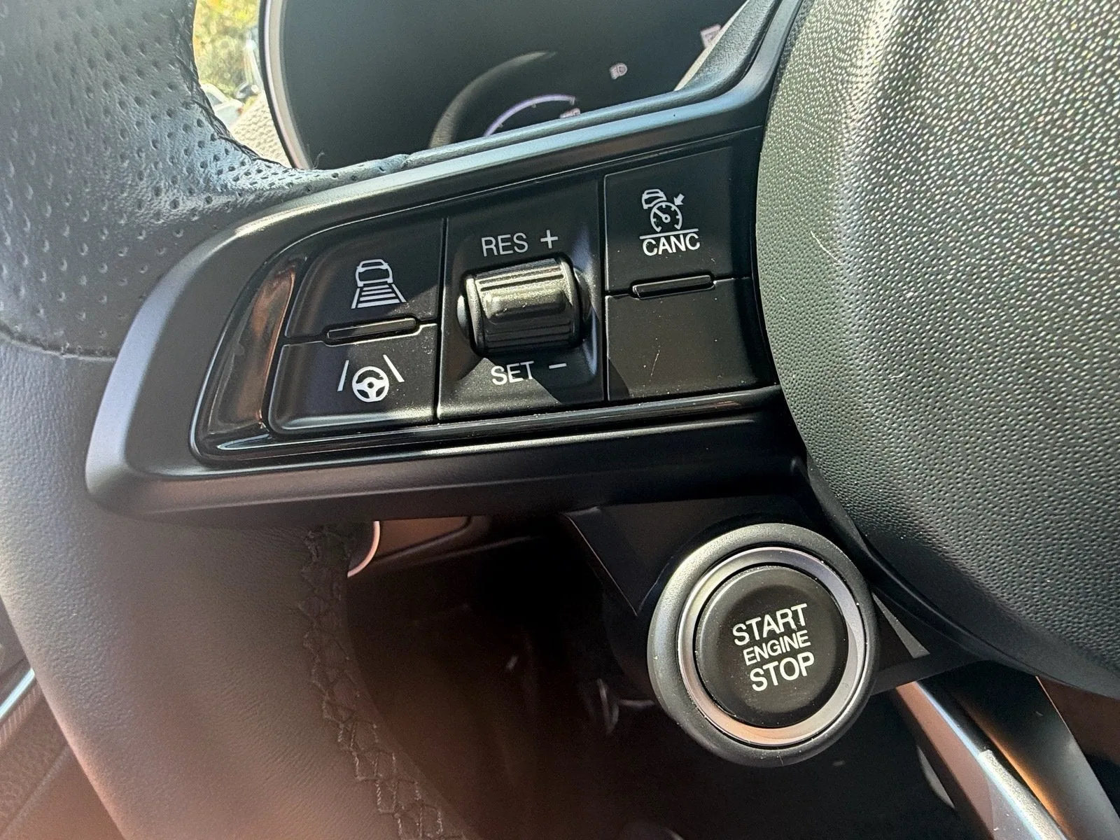 2024 Alfa Romeo Giulia Ti photo 29