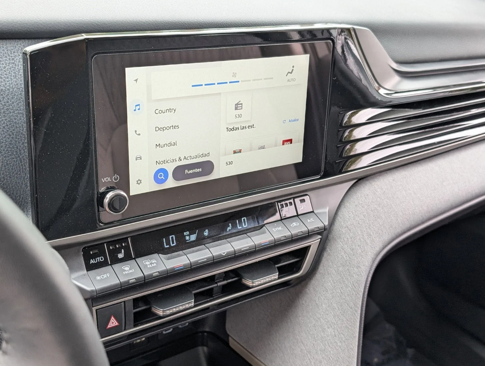 2025 Toyota Camry LE photo 21