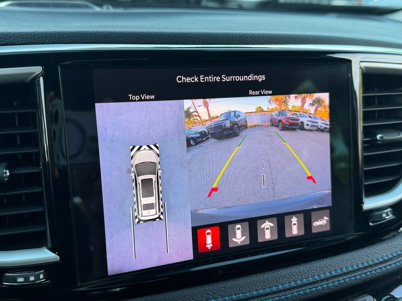 2021 Chrysler Pacifica Hybrid Touring L photo 26