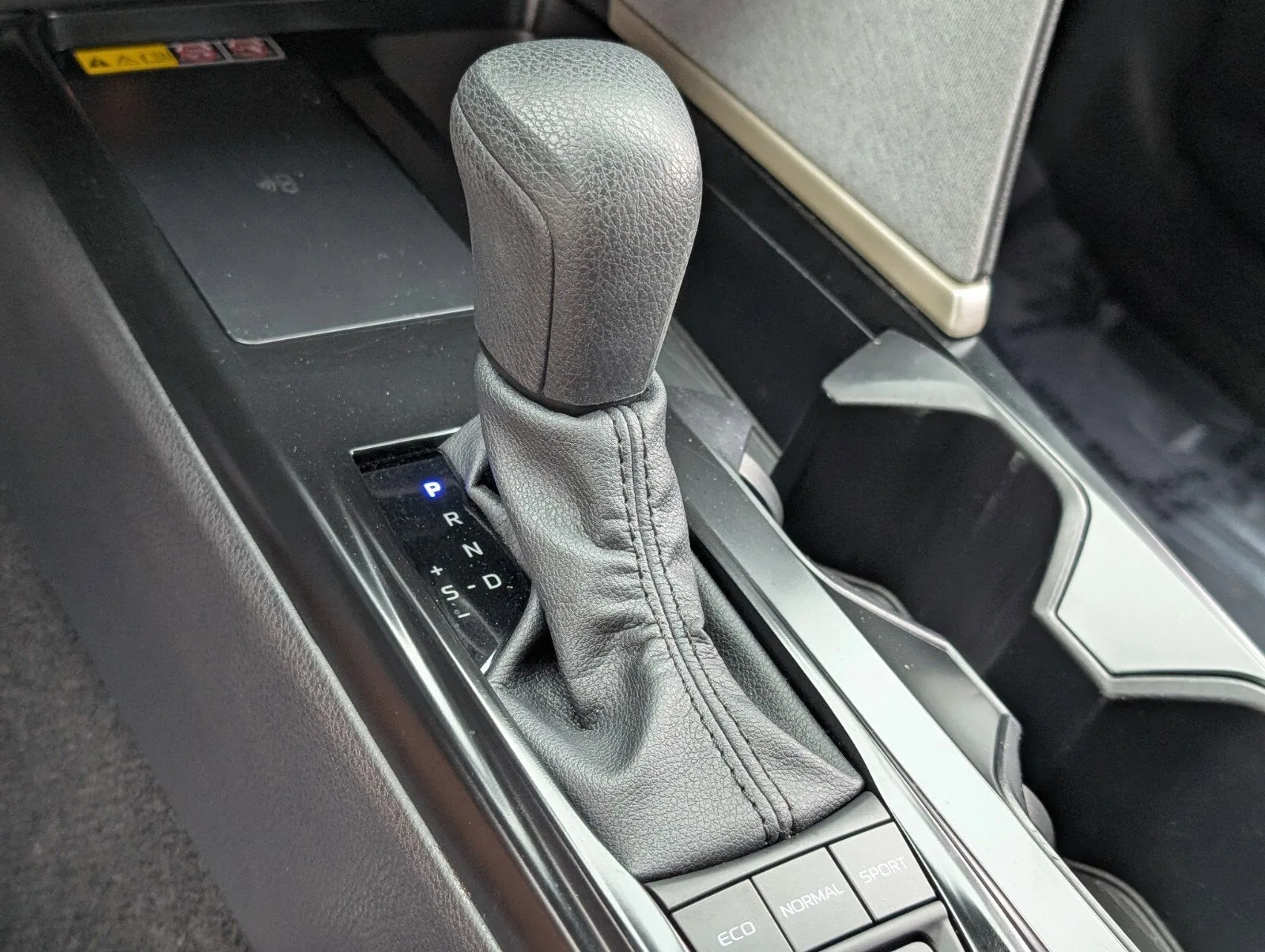2025 Toyota Camry LE photo 26