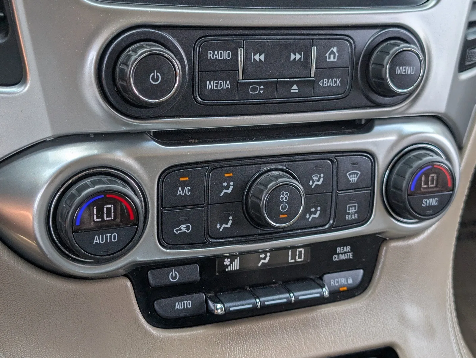 2017 Chevrolet Tahoe LS photo 25