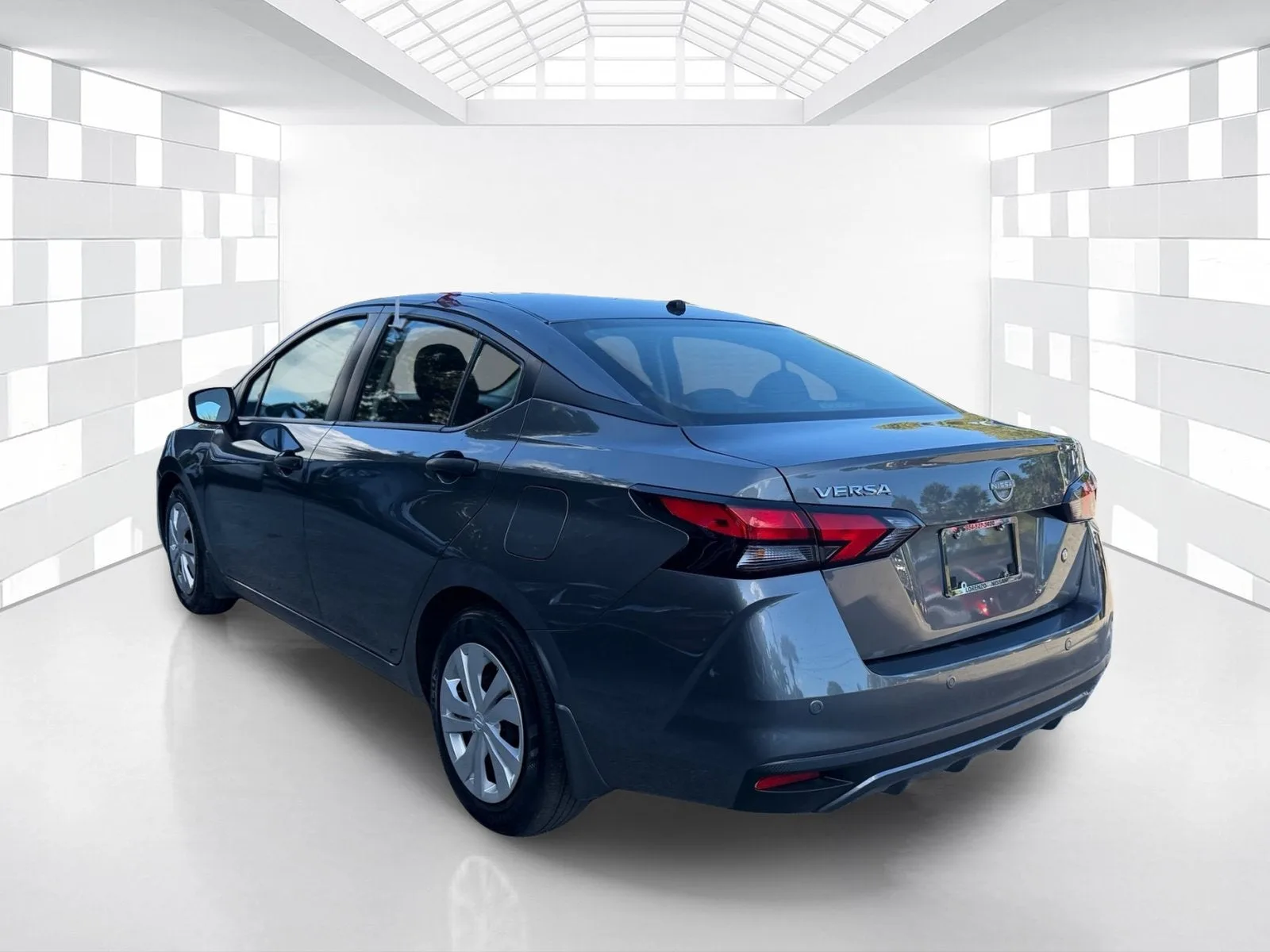 2025 Nissan Versa S photo 5