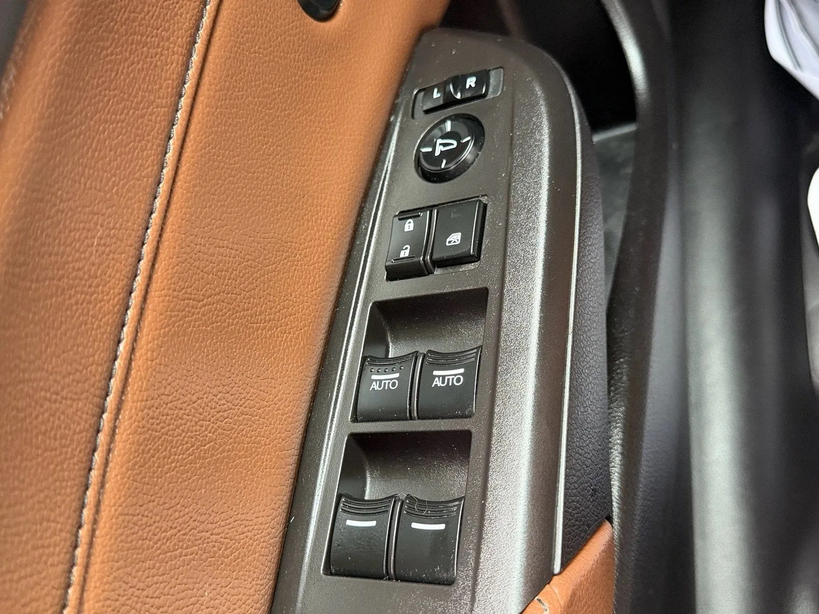 2020 Acura ILX w/Premium Pkg photo 34