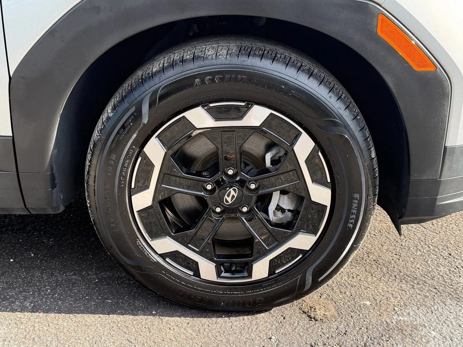 2025 Hyundai Santa Fe SEL photo 9